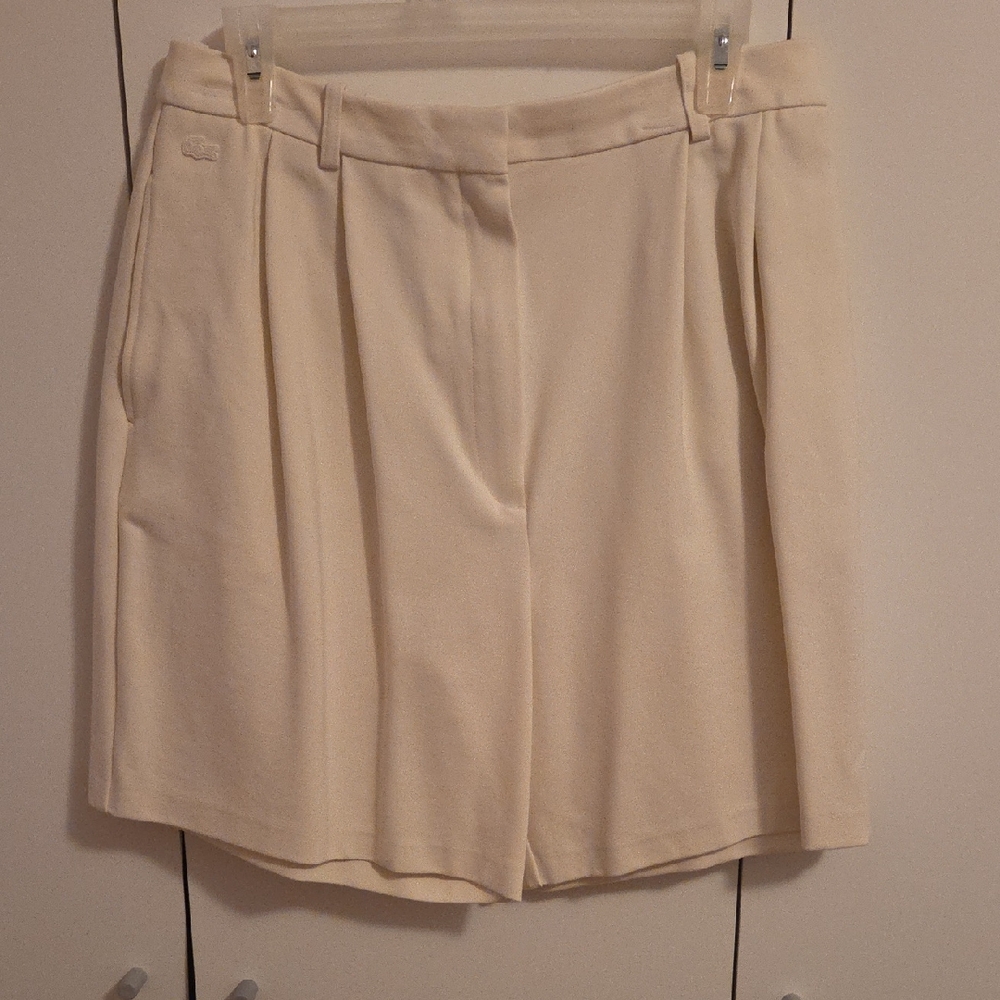 Lacoste Cream Pleated Women's Bermuda Shorts